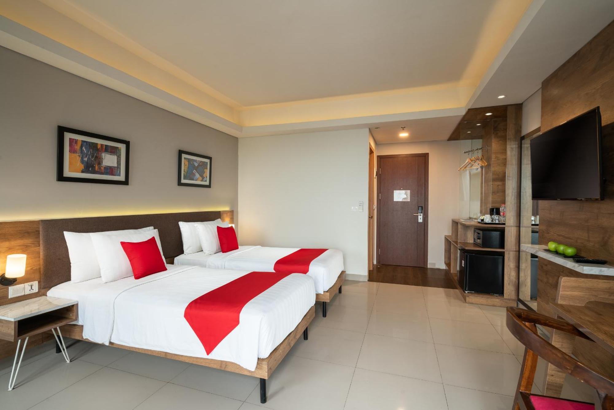 Ramada By Wyndham Serpong Exterior foto
