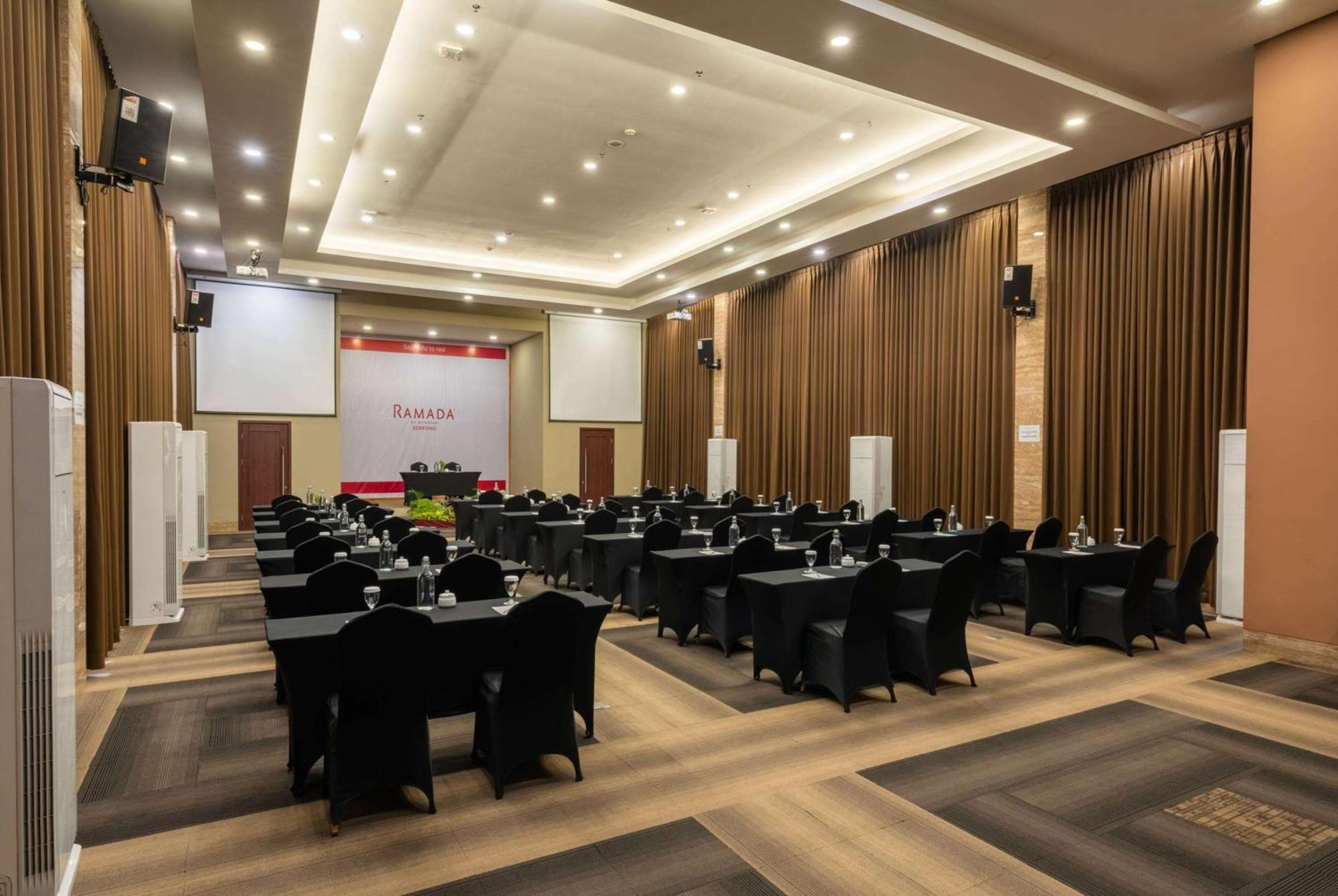 Ramada By Wyndham Serpong Exterior foto