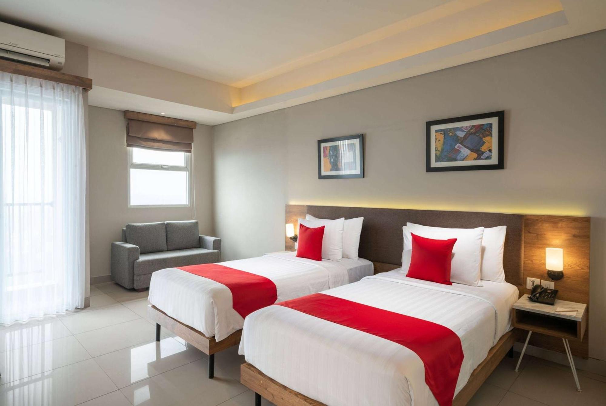 Ramada By Wyndham Serpong Exterior foto