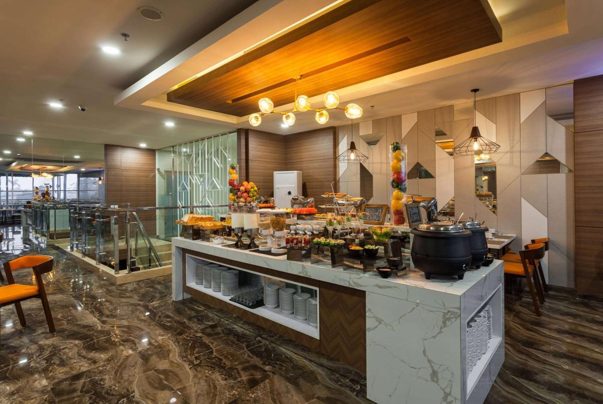 Ramada By Wyndham Serpong Exterior foto