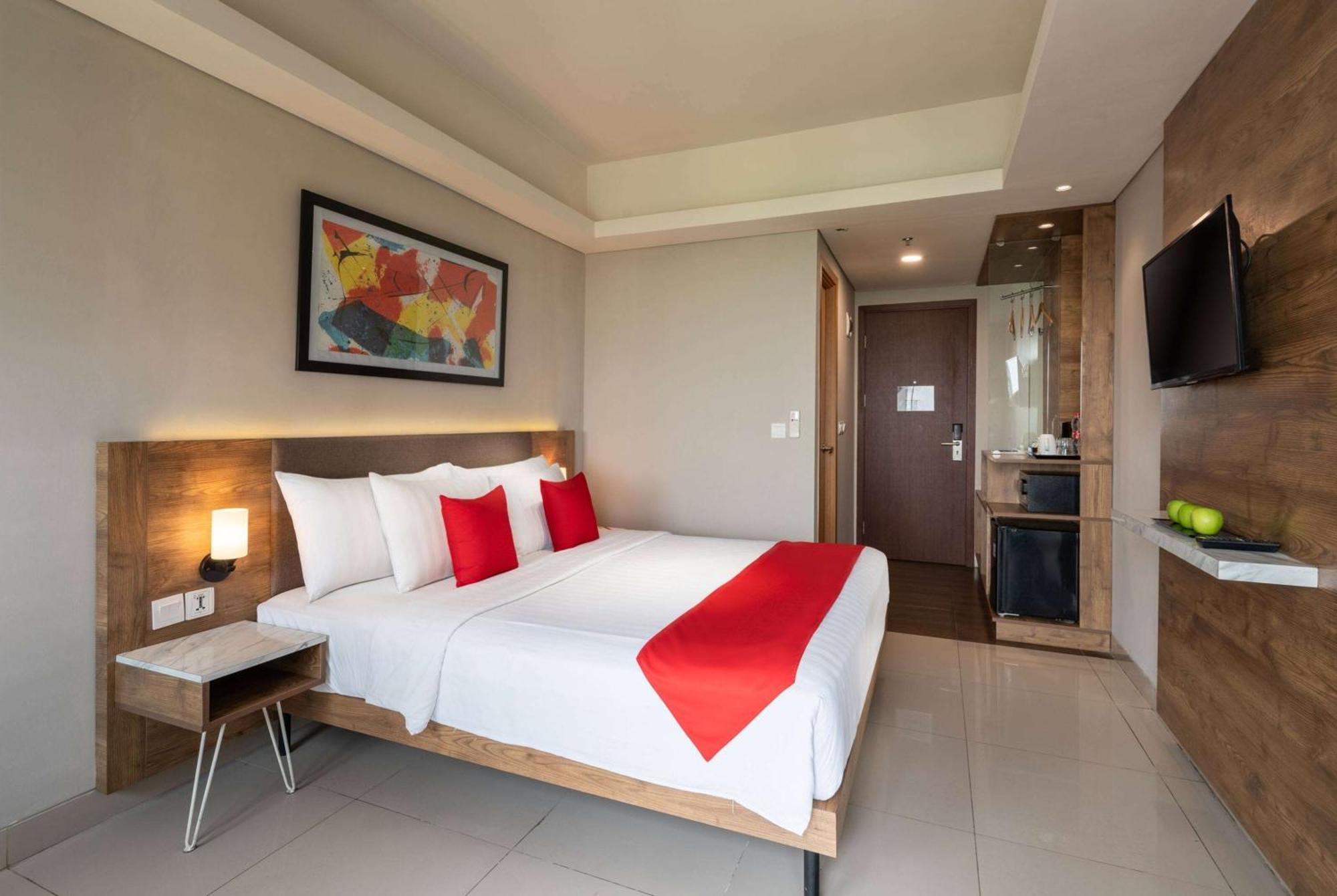 Ramada By Wyndham Serpong Exterior foto
